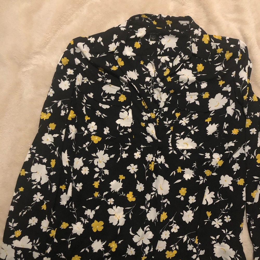 Ann Taylor blouse never worn 👑🤩